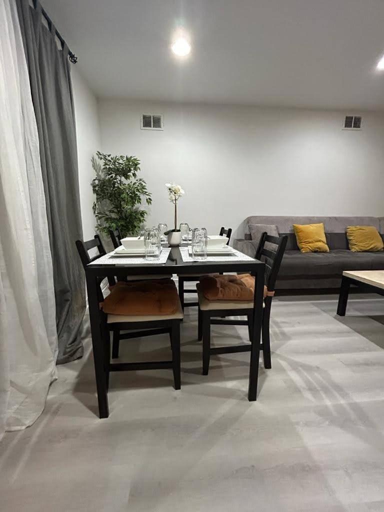 Luxury Apartments 5Queenbed - 20 Min Away Manhattan เจอร์ซีย์ซิตี้ ภายนอก รูปภาพ